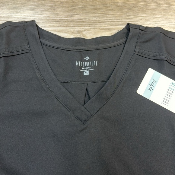 Med Couture 3-Pocket V-Neck Top Black Insight Scrub Top - Picture 3 of 4